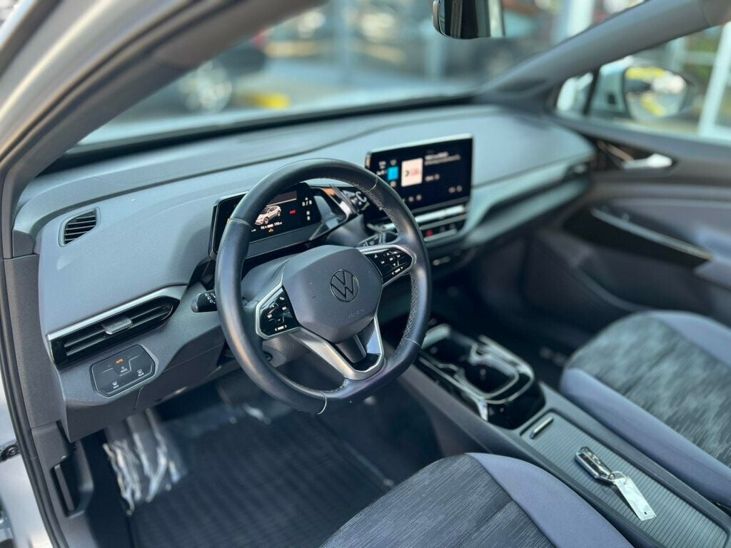 2021 Volkswagen ID.4 Pro photo 13