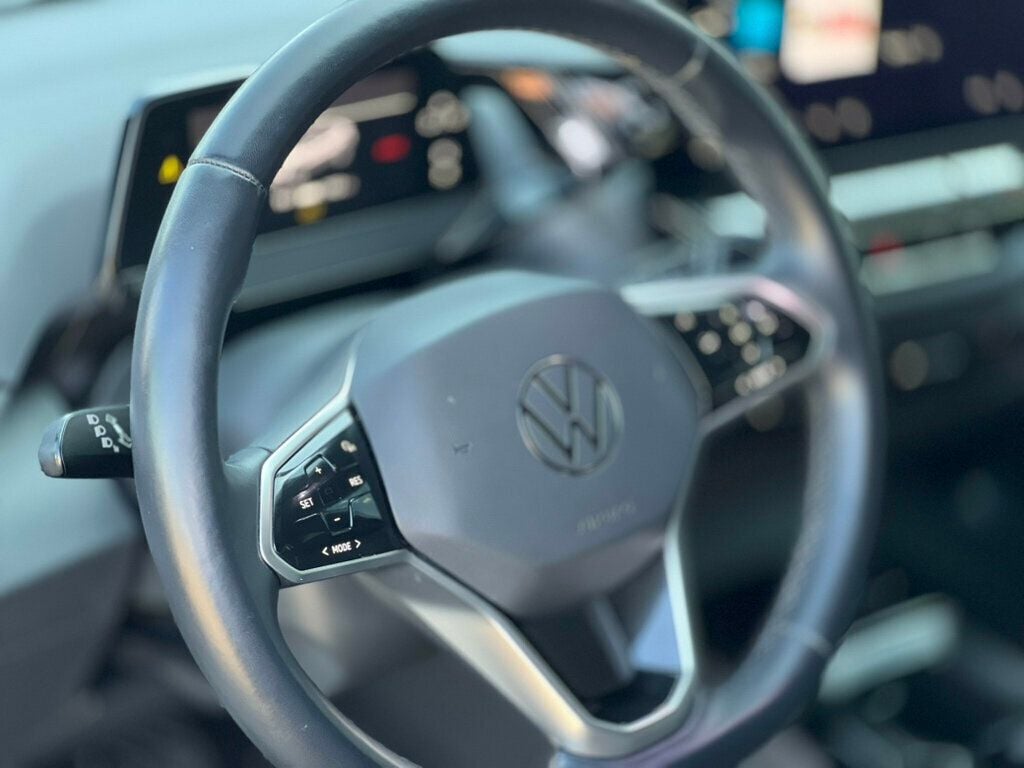 2021 Volkswagen ID.4 Pro photo 14