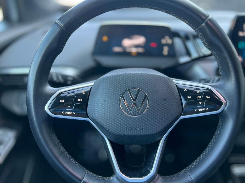 2021 Volkswagen ID.4 Pro photo 15