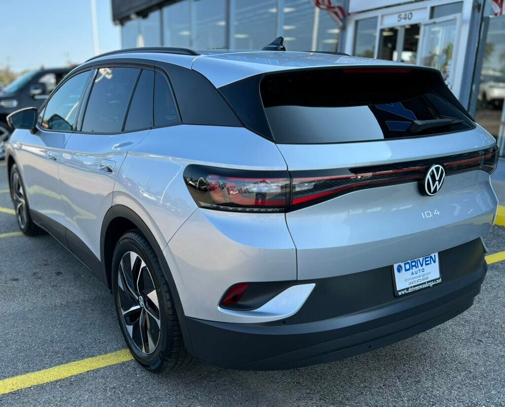 2021 Volkswagen ID.4 Pro photo 3