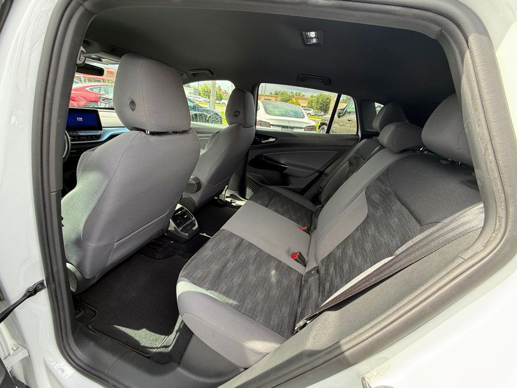 2021 Volkswagen ID.4 Pro photo 11