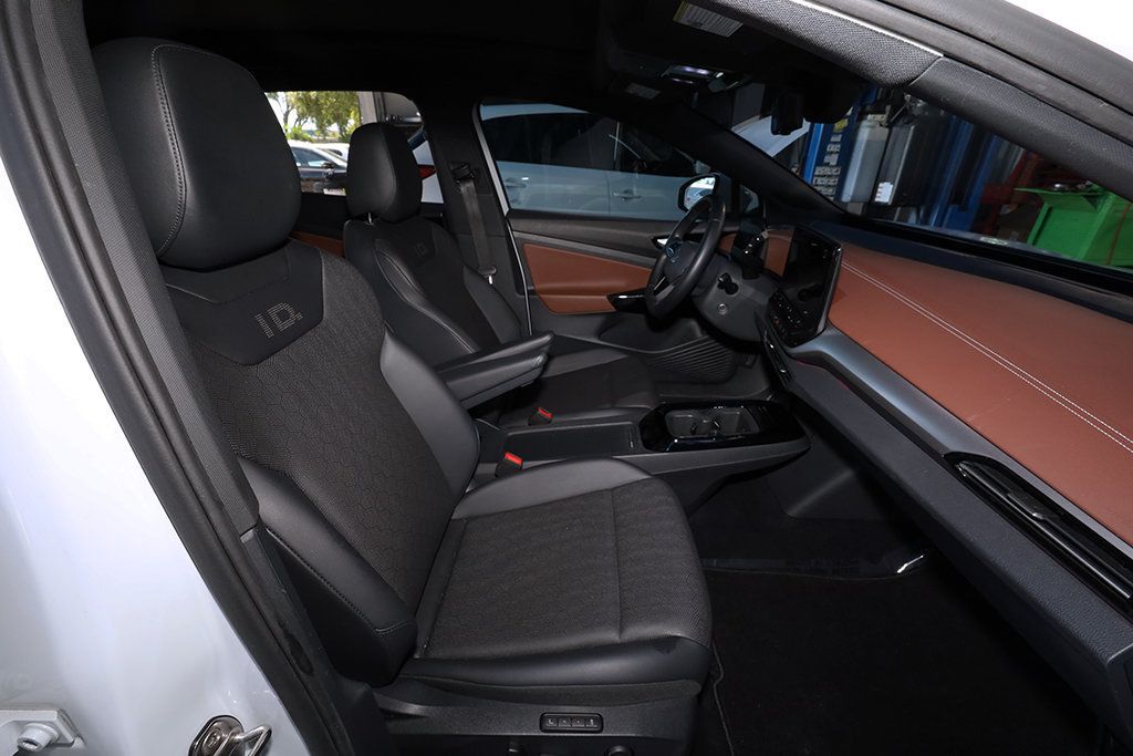 2021 Volkswagen ID.4 Pro S photo 13