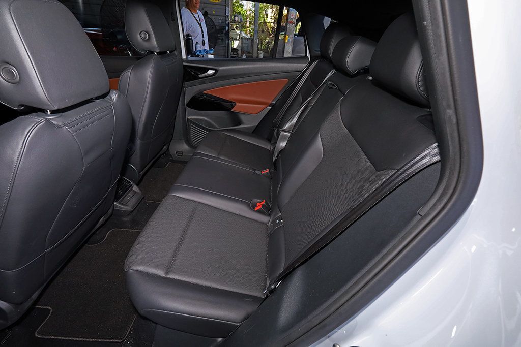 2021 Volkswagen ID.4 Pro S photo 14