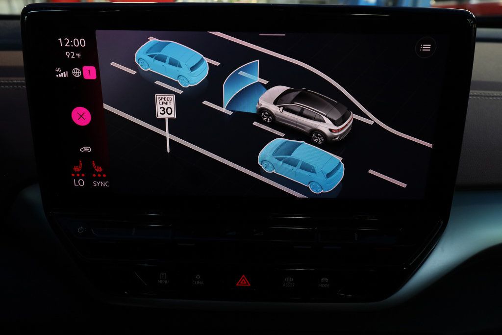 2021 Volkswagen ID.4 Pro S photo 32