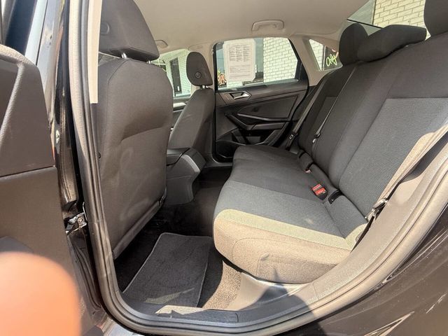 2021 Volkswagen Jetta R Line 4dr Sedan 6M - 23059583 - 24
