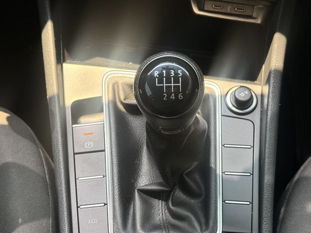 2021 Volkswagen Jetta R Line 4dr Sedan 6M - 23059583 - 26