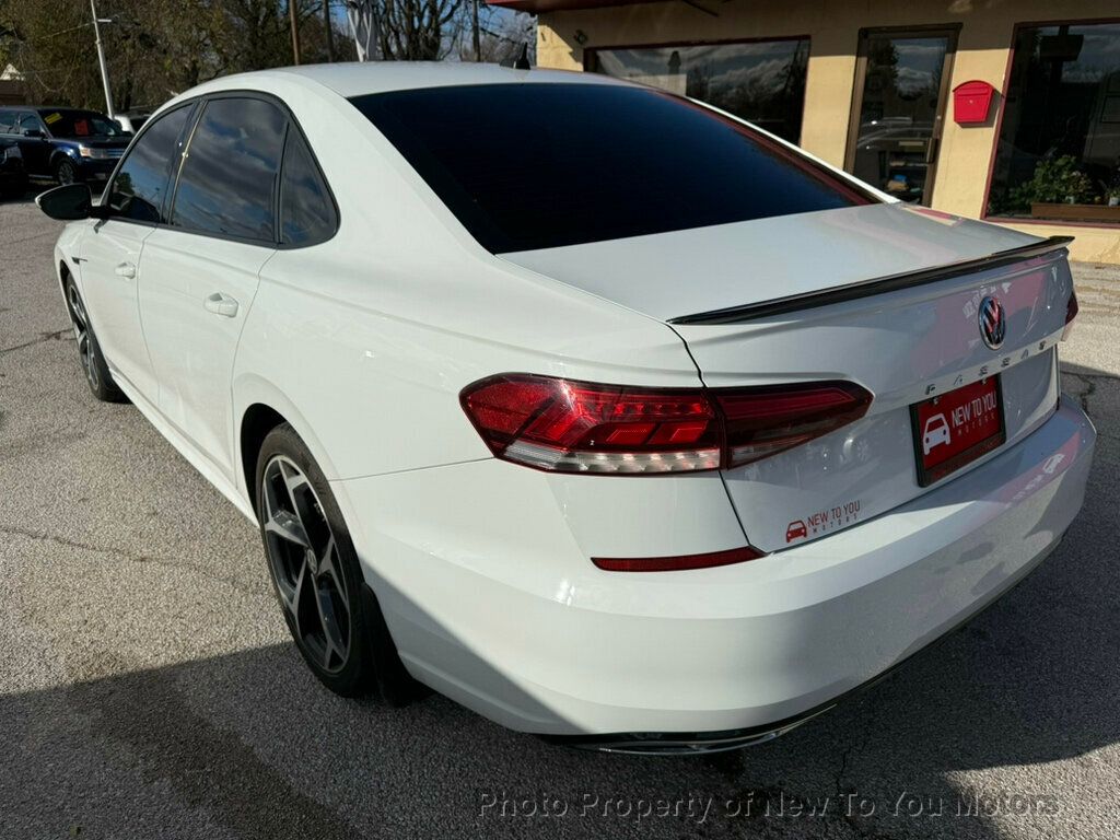 2021 Volkswagen Passat 2.0T R-Line photo 2
