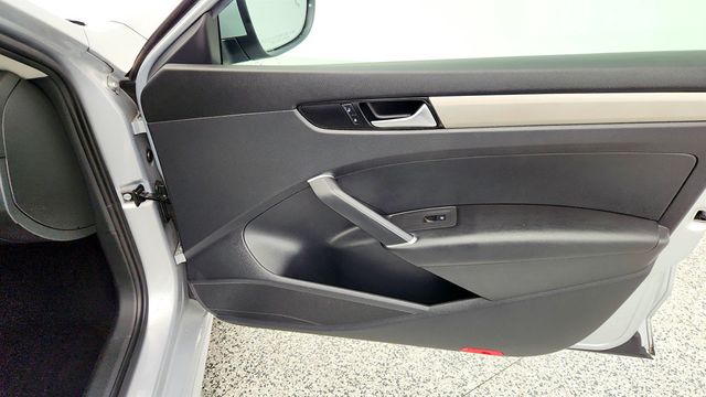 2021 Volkswagen Passat 2.0T S Automatic - 22970633 - 24