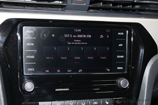 2021 Volkswagen Passat 2.0T SE Automatic - 22786114 - 19