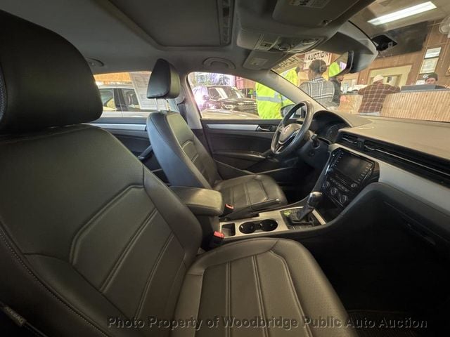 2021 Volkswagen Passat 2.0T SE Automatic - 22778942 - 13