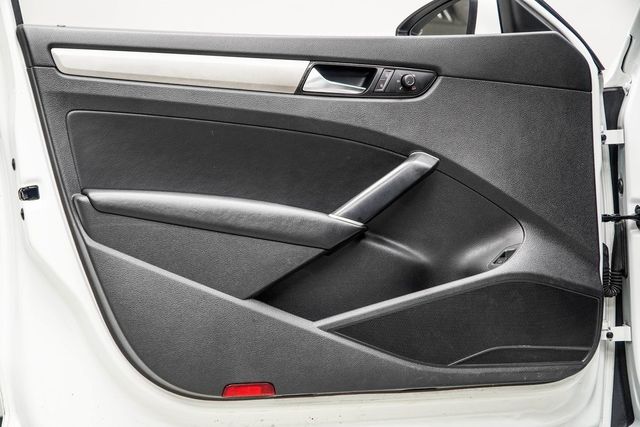 2021 Volkswagen Passat 2.0T SE Automatic - 22956655 - 28