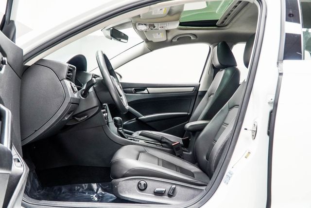 2021 Volkswagen Passat 2.0T SE Automatic - 22956655 - 32