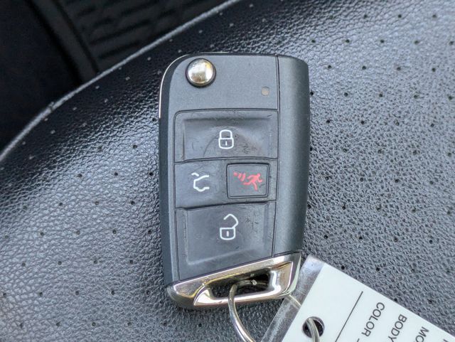 2021 Volkswagen Tiguan  - 22983477 - 30