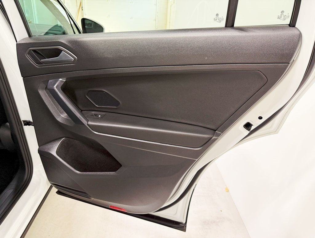 2021 Volkswagen Tiguan 2.0T SE - 22928403 - 43