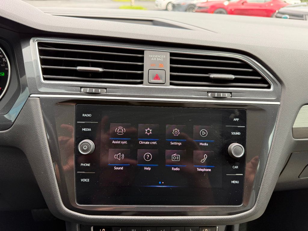 2021 Volkswagen Tiguan SE photo 14
