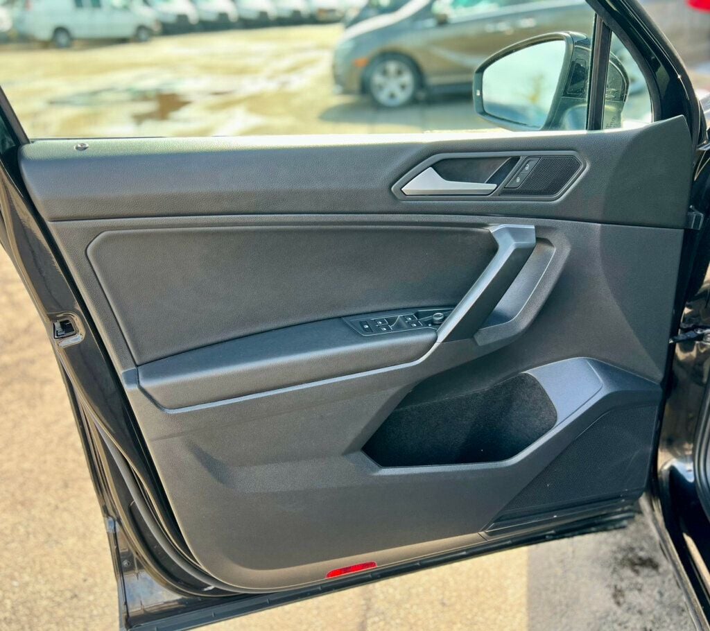 2021 Volkswagen Tiguan SE - 22997259 - 11