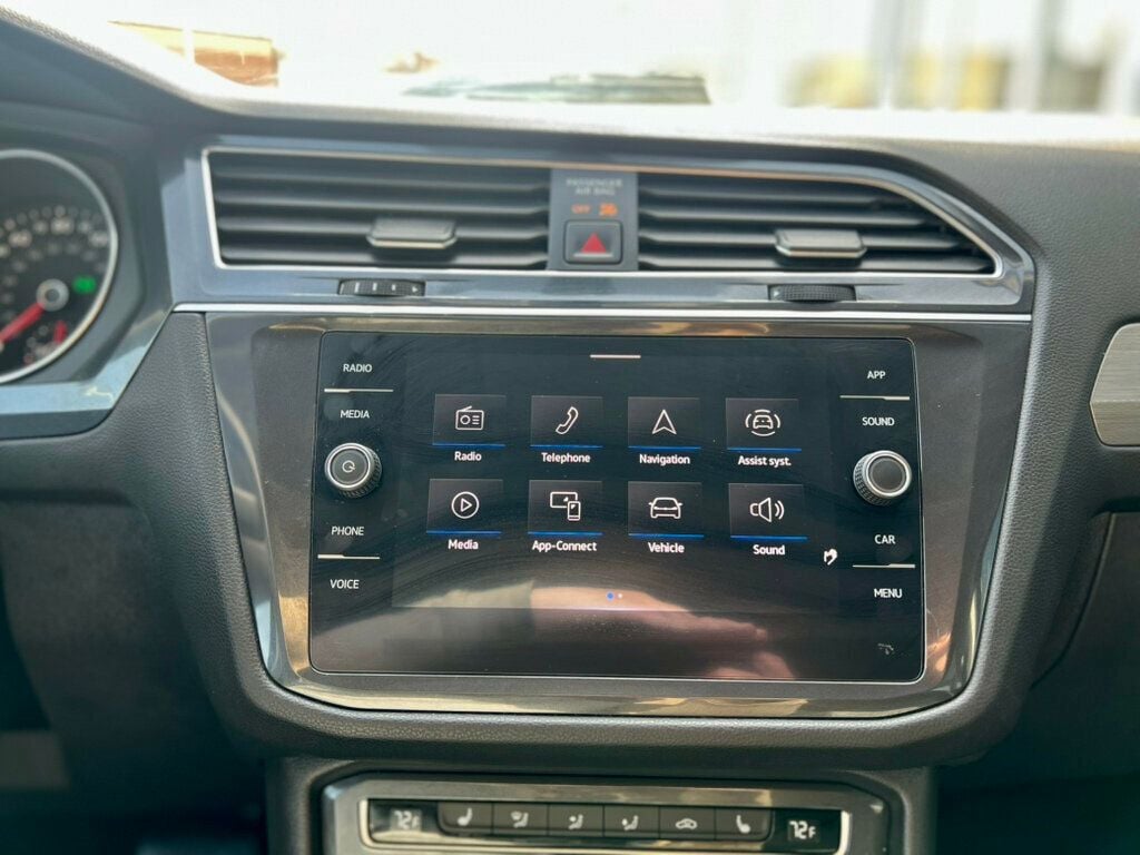 2021 Volkswagen Tiguan SE - 22997259 - 24