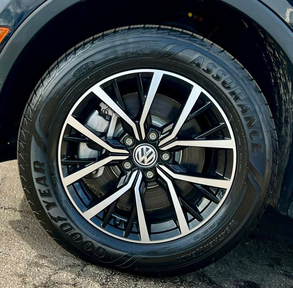 2021 Volkswagen Tiguan SE - 22997259 - 30