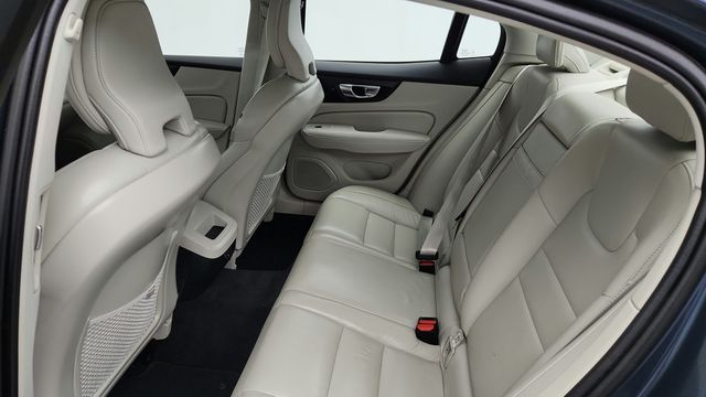 2021 Volvo S60 T5 FWD Momentum - 23097636 - 17