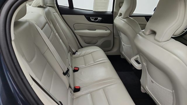 2021 Volvo S60 T5 FWD Momentum - 23097636 - 19