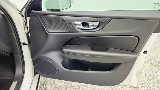 2021 Volvo S60 T6 AWD Momentum with Advanced, Premium & Climate Packages - 22988246 - 25