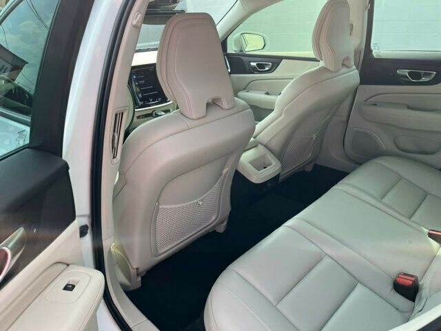 2021 Volvo V60 Momentum Pkg/Climate Pkg/Premium Pkg/Heated Leather Seats/NAV - 22414883 - 10