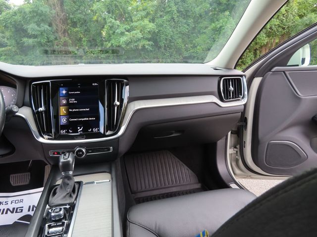 2021 Volvo V60 Cross Country T5 AWD - 23068400 - 34