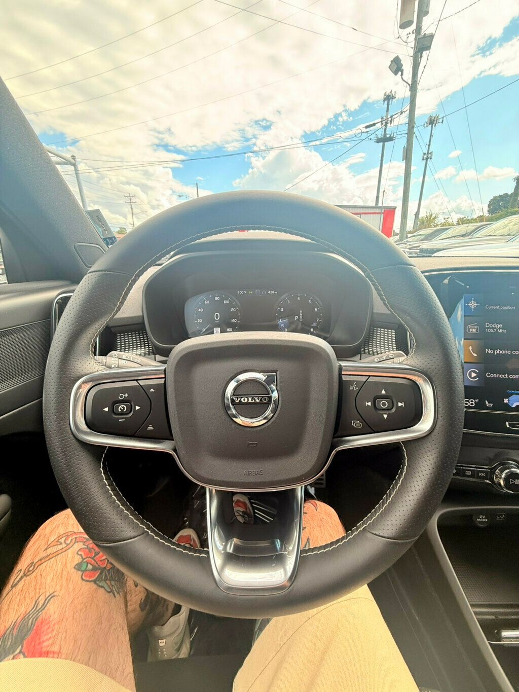 2021 Volvo XC40 R-Design photo 24