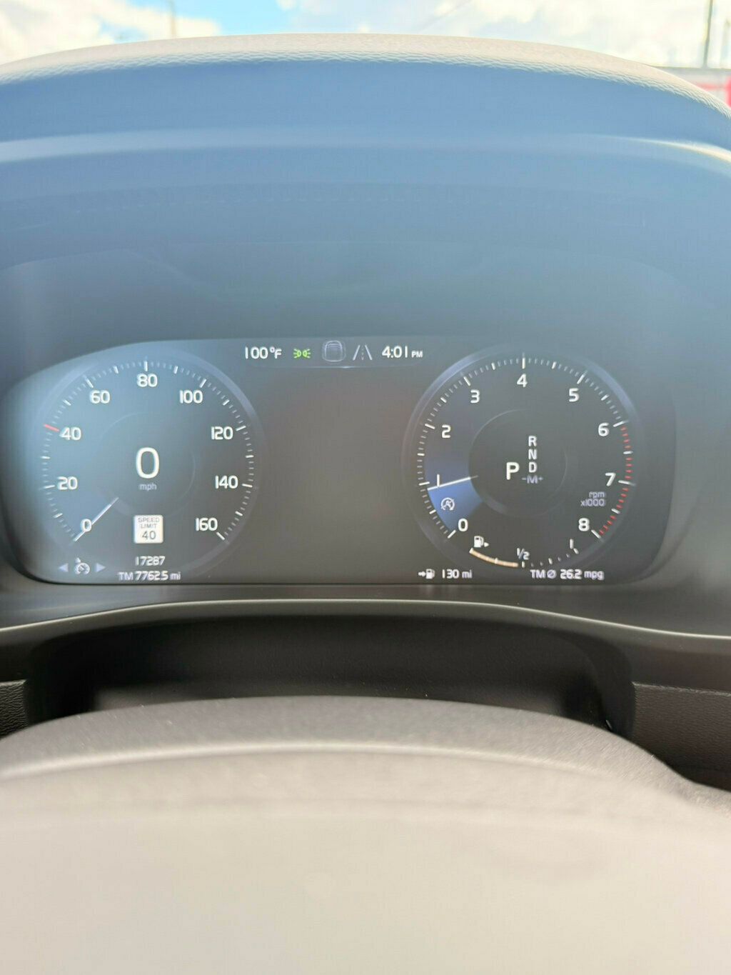 2021 Volvo XC40 R-Design photo 27