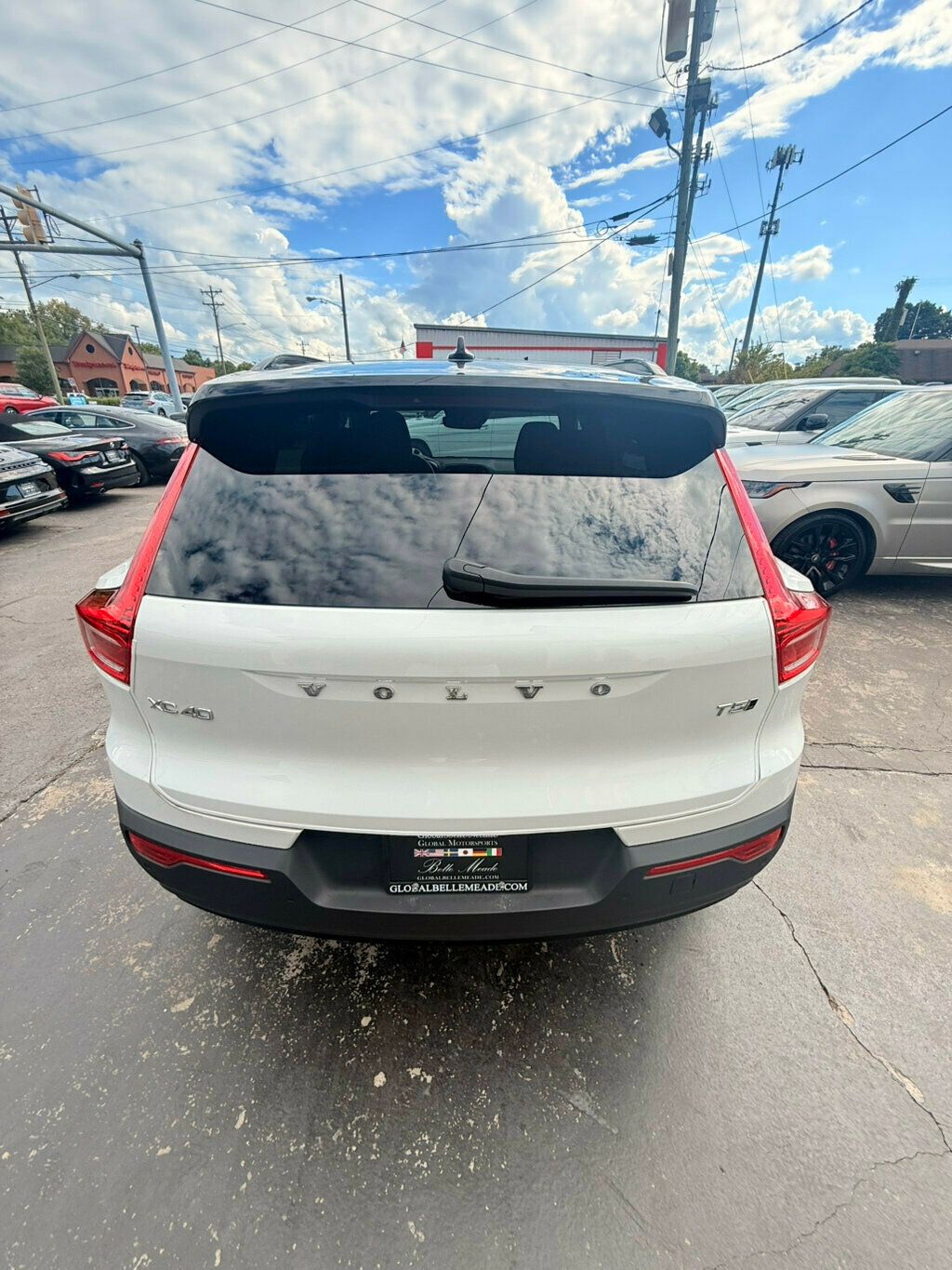 2021 Volvo XC40 R-Design photo 4