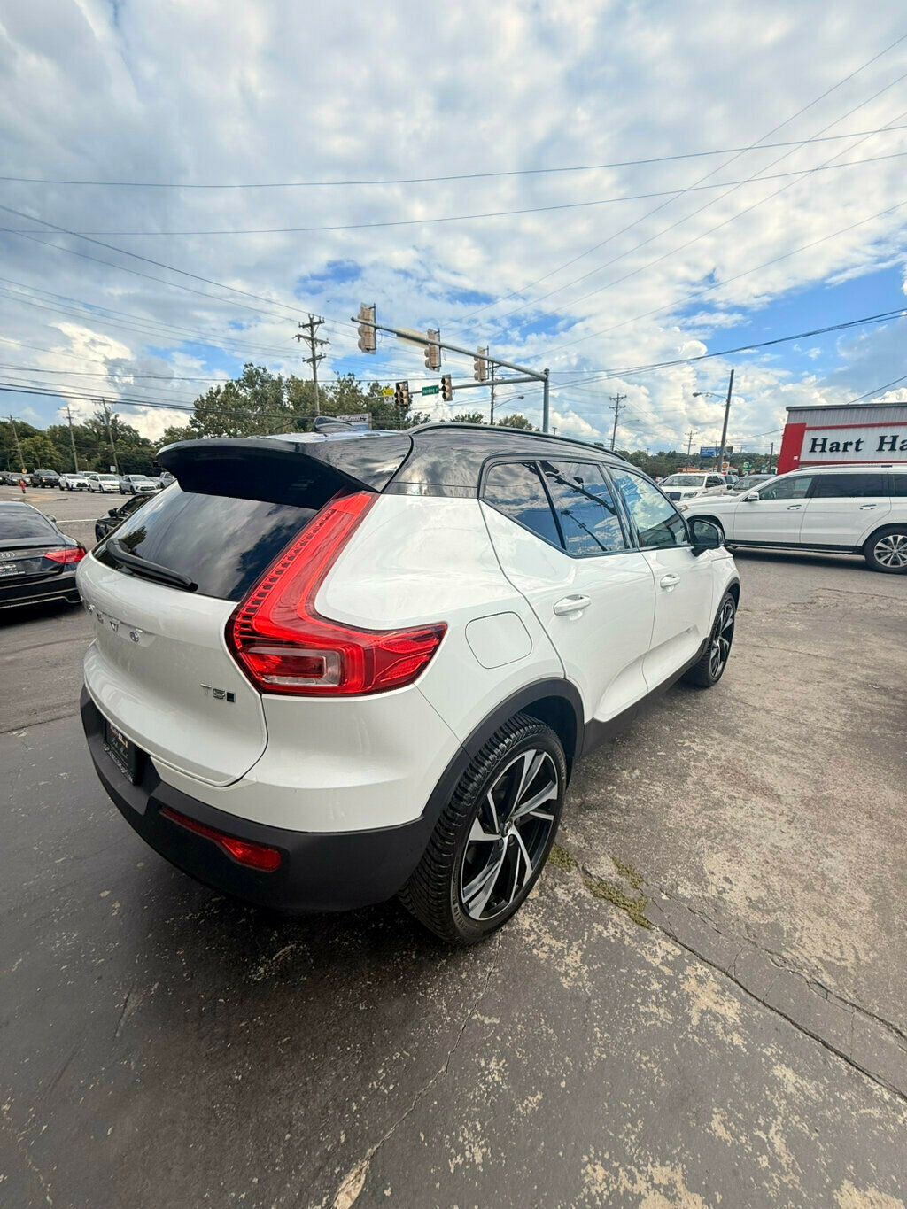 2021 Volvo XC40 R-Design photo 5