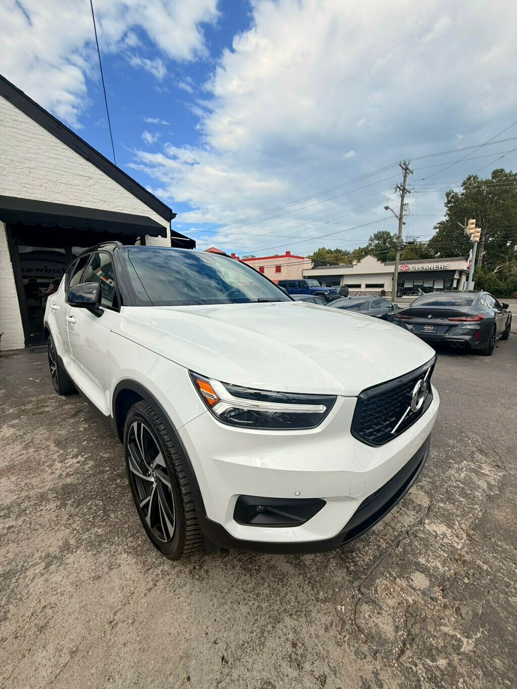 2021 Volvo XC40 R-Design photo 7