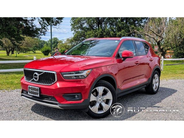 2021 Volvo XC40 Momentum's photo