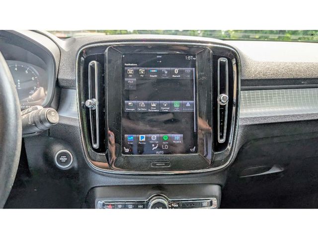 2021 Volvo XC40 Momentum - 22954524 - 21