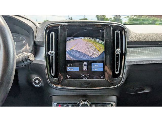 2021 Volvo XC40 Momentum - 22895929 - 22