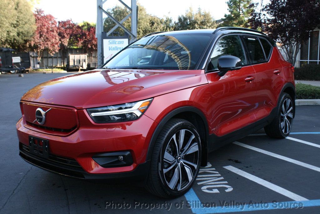 2021 Volvo XC40 Recharge P8 eAWD Pure Electric R-Design - 22404461 - 10