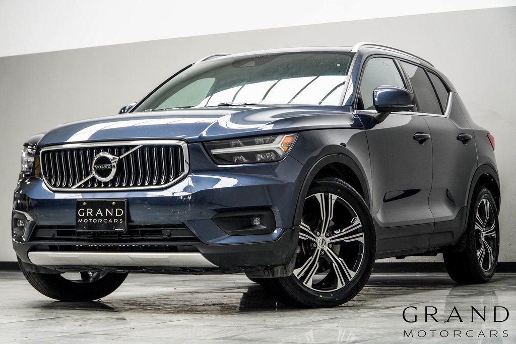 2021 Volvo XC40 Inscription's photo