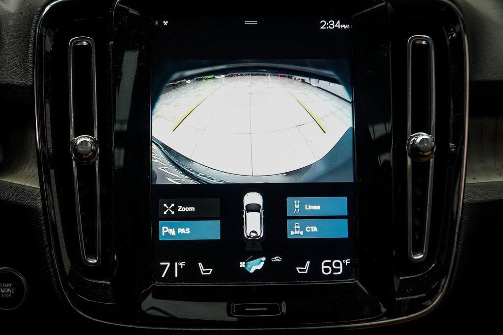 Volvo XC40 photo 21