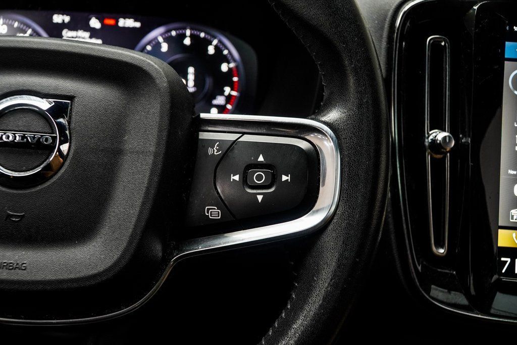 Volvo XC40 photo 26