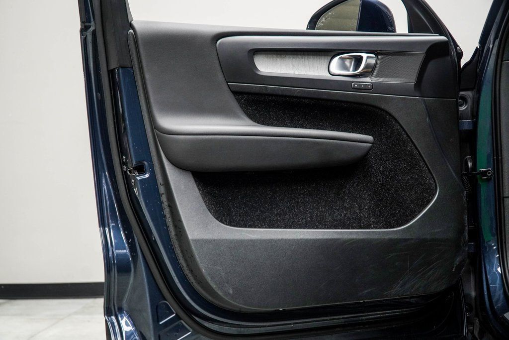 Volvo XC40 photo 30