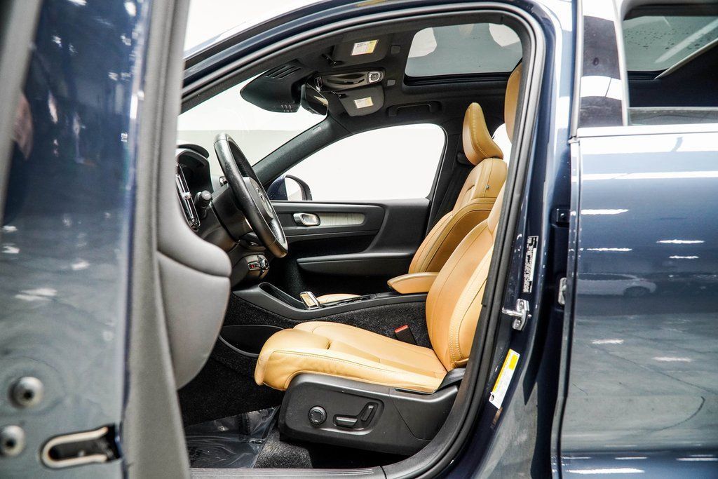 Volvo XC40 photo 33