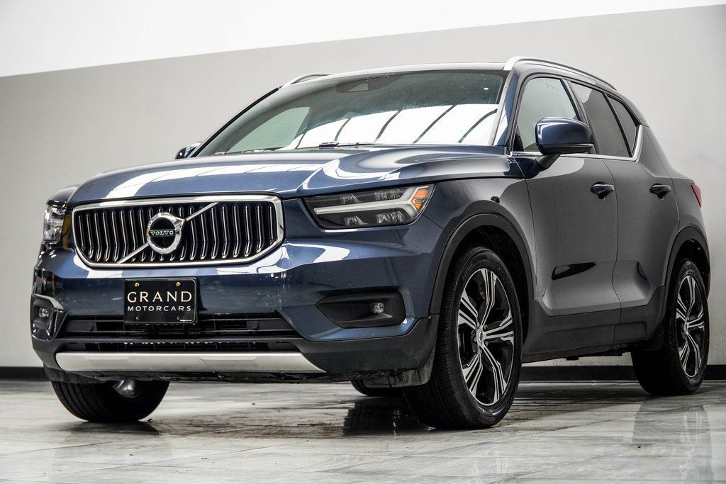 Volvo XC40 photo 8