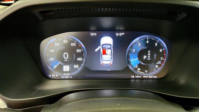 2021 Volvo XC40 T5 AWD Momentum w/ Premium Pkg & Pano Moonroof - 23073864 - 14