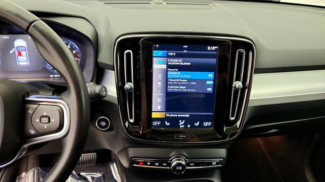 2021 Volvo XC40 T5 AWD Momentum w/ Premium Pkg & Pano Moonroof - 23073864 - 17