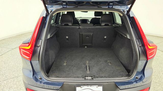 2021 Volvo XC40 T5 AWD Momentum w/ Premium Pkg & Pano Moonroof - 23073864 - 21