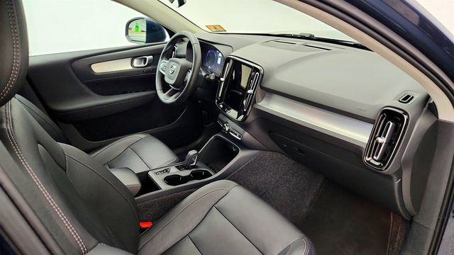 2021 Volvo XC40 T5 AWD Momentum w/ Premium Pkg & Pano Moonroof - 23073864 - 24