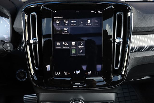 2021 VOLVO XC40 T5 AWD R-Design - 22992660 - 26