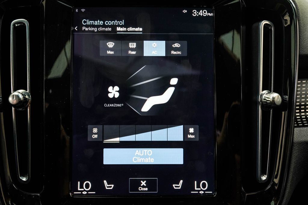 Volvo XC40 photo 30