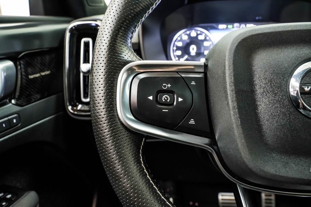 Volvo XC40 photo 36