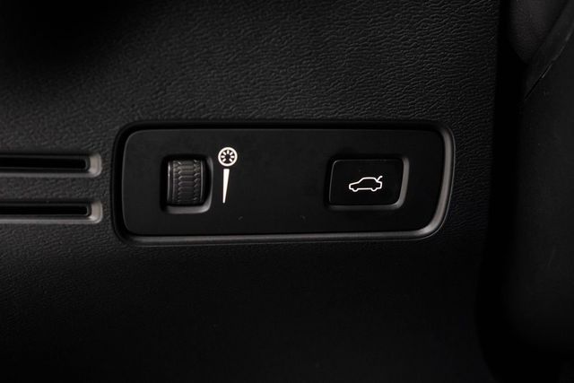2021 Volvo XC40 T5 AWD R-Design - 23043225 - 41